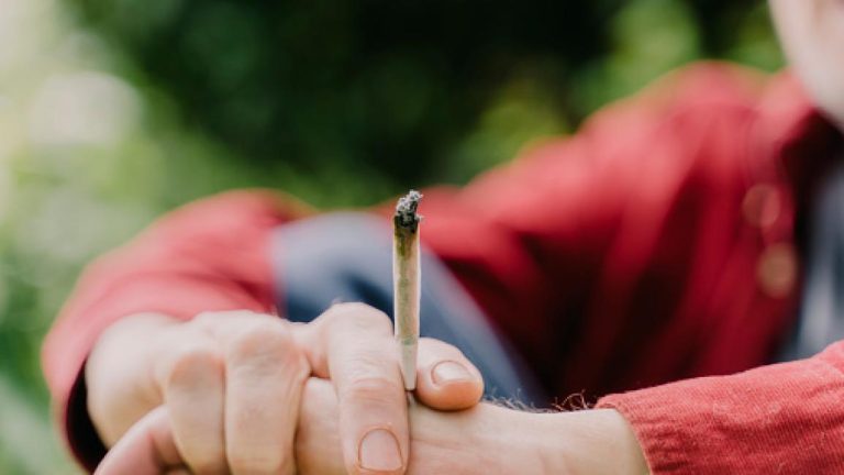 تقرير أممي يحذر: المخدرات تفتك بالقاصرين في المغرب والتهريب يتوسع خارج الحدود