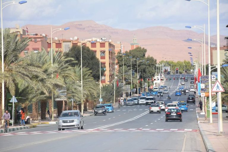 الرشيدية.. أطر تربوية تحتج على “التماطل” وتلوّح بالتصعيد