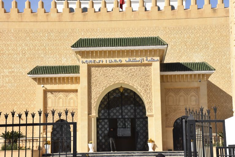 استدعاء البرلماني البوصيري يؤجل محاكمة مستشارة بجماعة فاس أوقفتها شرطة الحدود