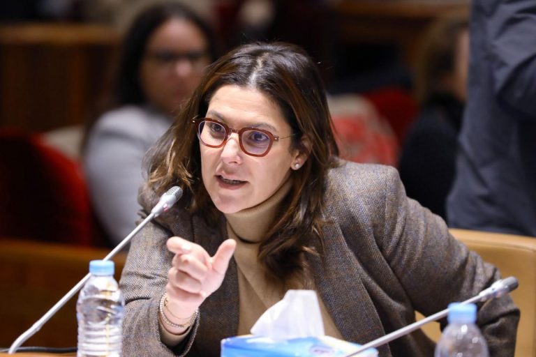 المنصوري تقدم روايتها وتلجأ للقضاء ضد مروجي مزاعم بيع أراض عائلية