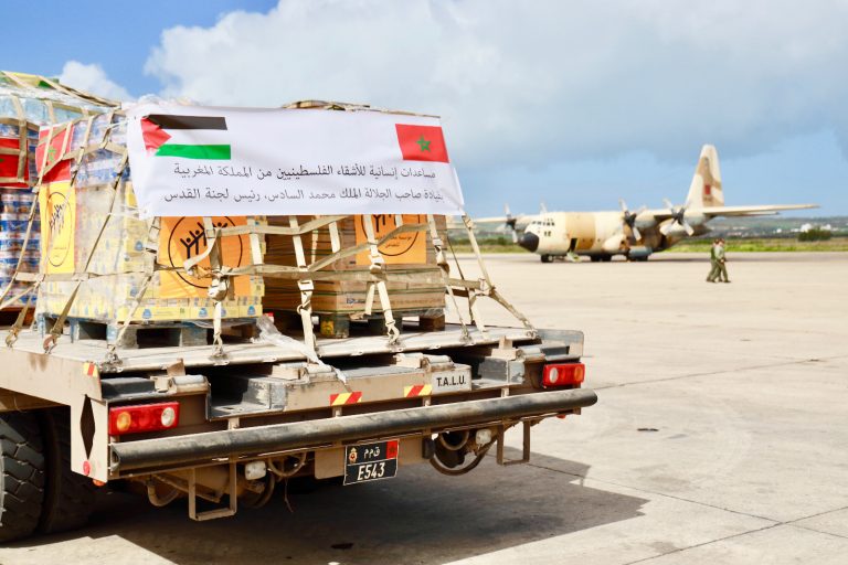 الملك محمد السادس يطلب من نتنياهو السماح بإيصال مساعدات مغربية إلى غزة