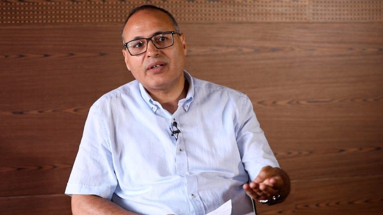 بين تقنين المهنة وتحديات التعددية: قراءة نقدية في مشروع قانون المجلس الوطني للصحافة