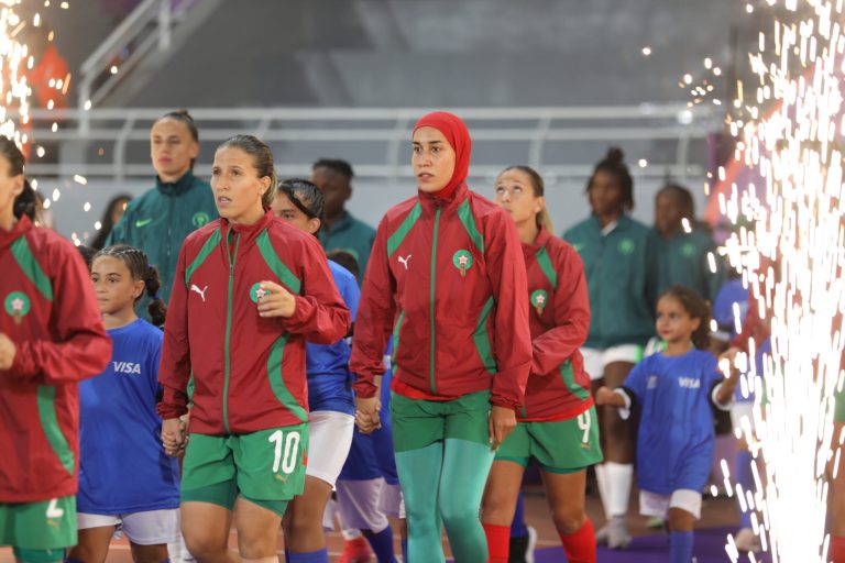 اللبؤات يخسرن اللقب مجددا.. إخفاق ثانٍ يفتح باب المراجعة ومطالب بـ”التشبيب”
