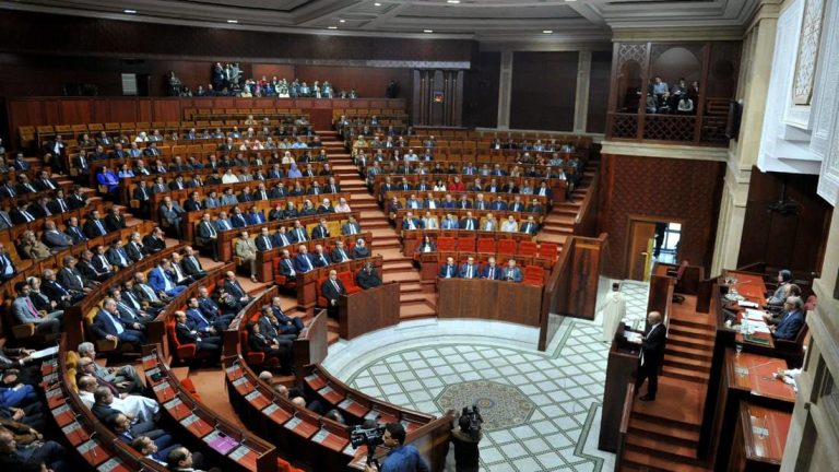 حملة غير مسبوقة لكشف المتخلفين عن الأداء والمهربين الضريبيين