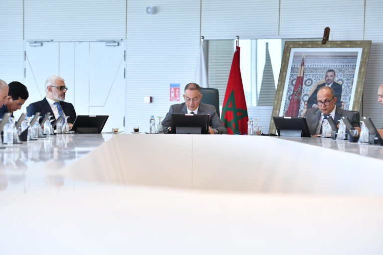 جامعة الكرة تعدل قانون المنافسات ومدونة التأديب وتغير نظام كأس العرش وتشدد مراقبة الانخراط بالأندية