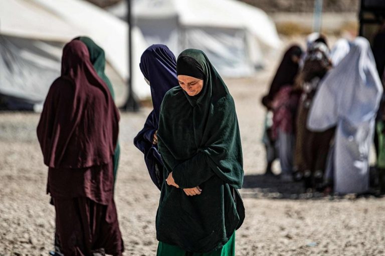 مقابر مجهولة في مخيمات سوريا.. عائلات مغربية تطالب الدولة المغربية بالتحرك لكشف الحقيقة