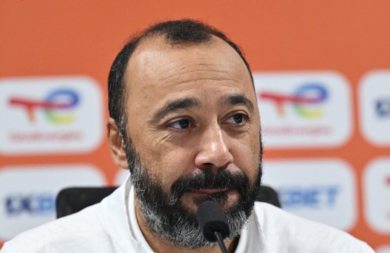 السكتيوي: اللاعبون كانوا رجالا والإصابة وراء تعويض أيت أورخان ببوغرين