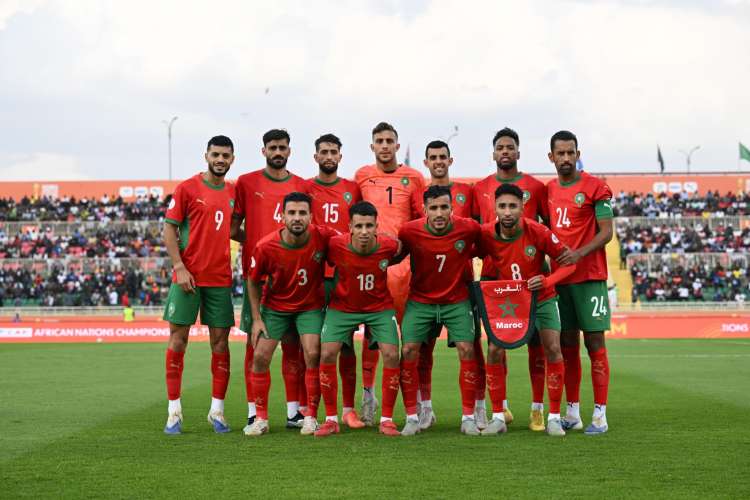 «الأسود» ينجون من كمين زامبيا ويحتلون الوصافة
