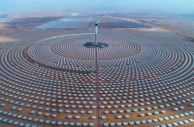 دفعة جديدة للانتقال الطاقي.. شركة سعودية تطور أول مشروع لتخزين كهرباء الشمس بالمغرب